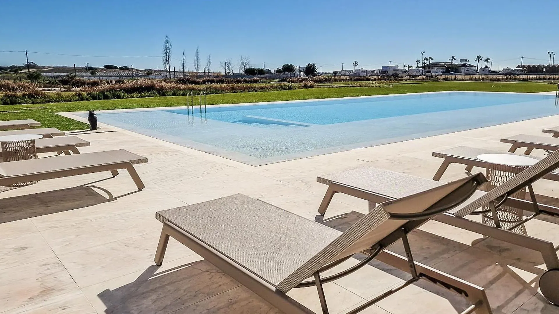 Bayline Condominium - Heated Indoor Swimming Pool - Spa - By Bedzy Armação de Pêra