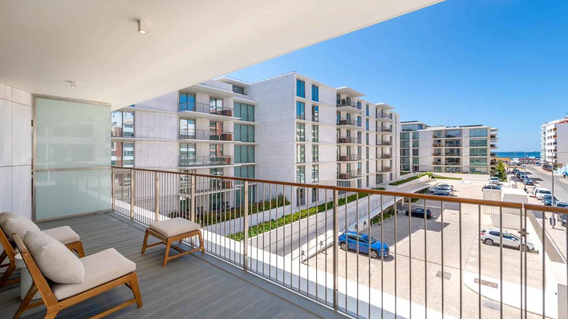 Bayline Condominium - Heated Indoor Swimming Pool - Spa - By Bedzy Armação de Pêra 0*,