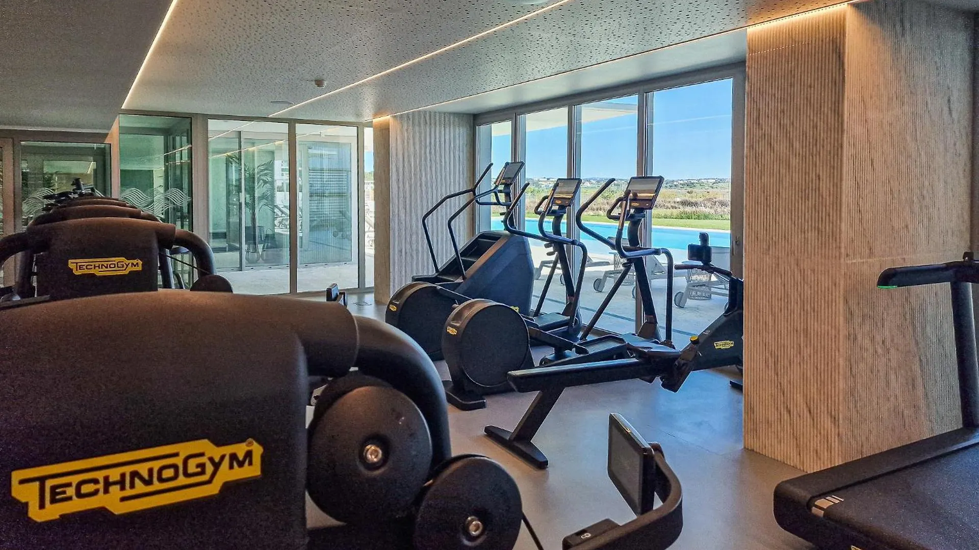 Apartment Bayline Condominium - Heated Indoor Swimming Pool - Spa - By Bedzy Armacao de Pera Portugal