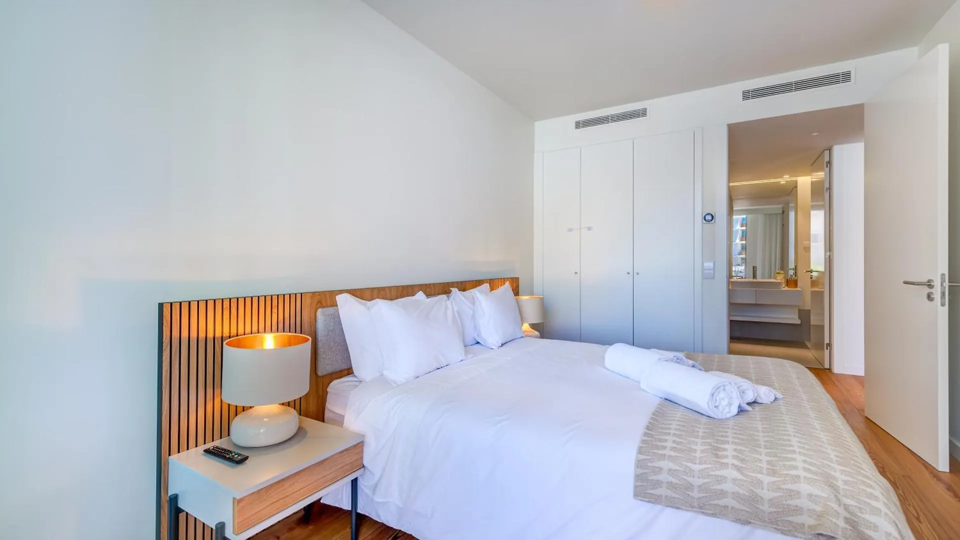 Bayline Condominium - Heated Indoor Swimming Pool - Spa - By Bedzy Armacao de Pera Portugal