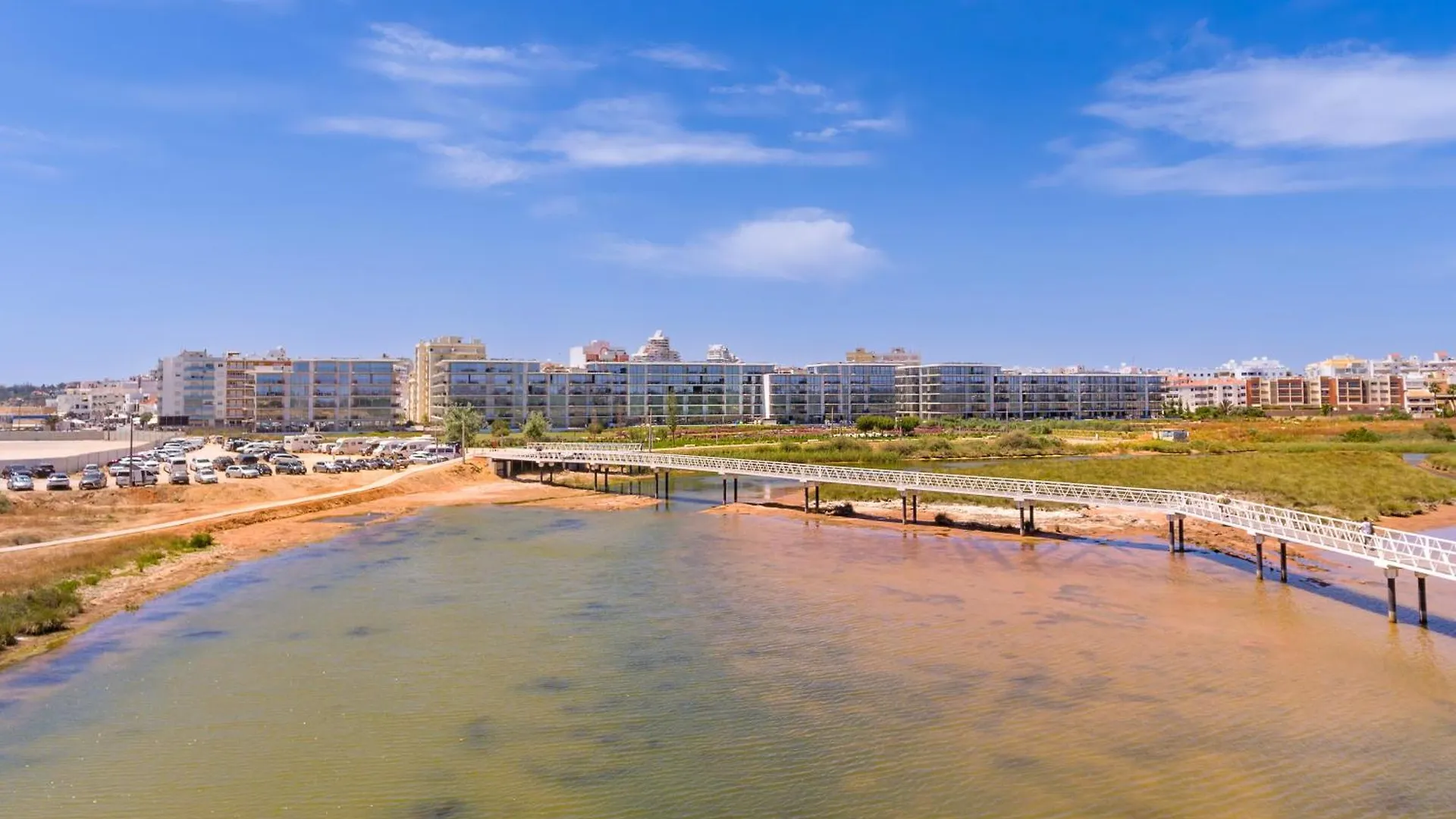 Bayline Condominium - Heated Indoor Swimming Pool - Spa - By Bedzy Armacao de Pera