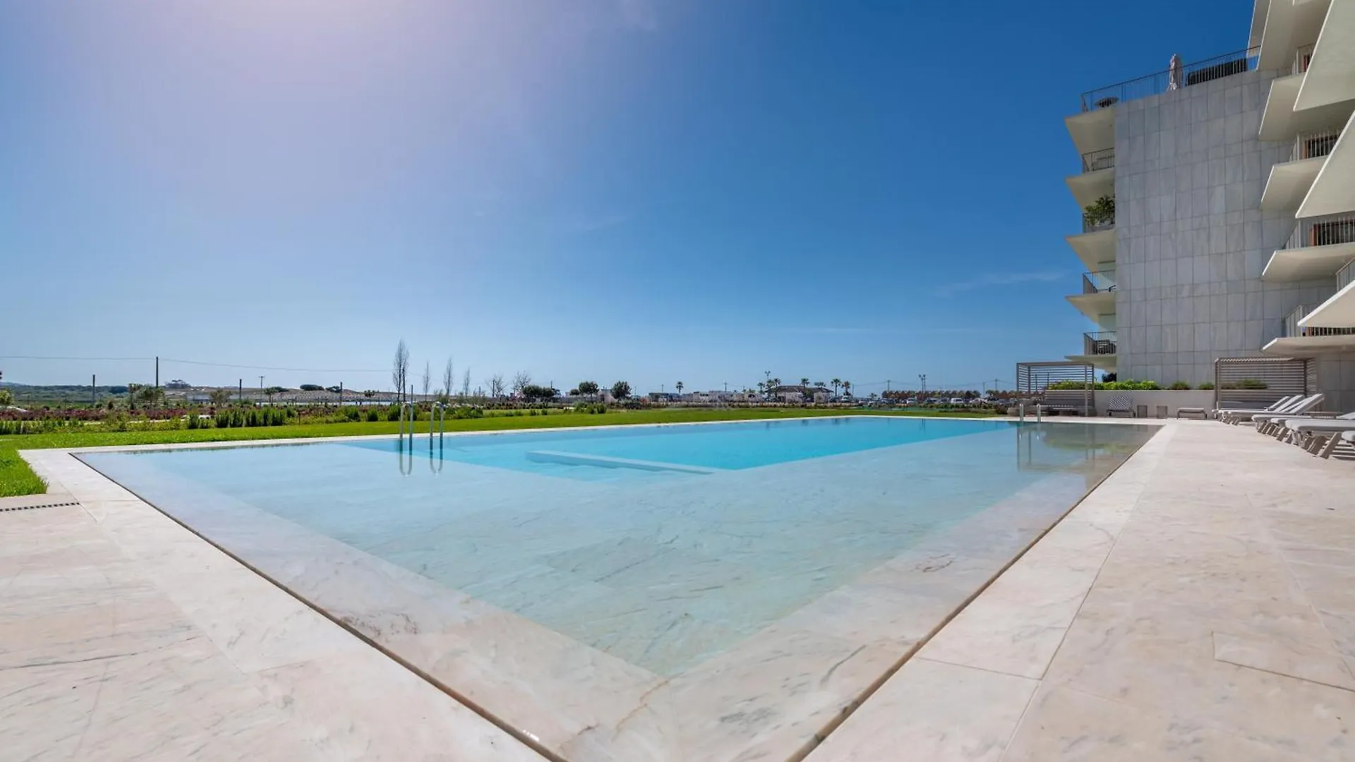 Apartment Bayline Condominium - Heated Indoor Swimming Pool - Spa - By Bedzy Armacao de Pera
