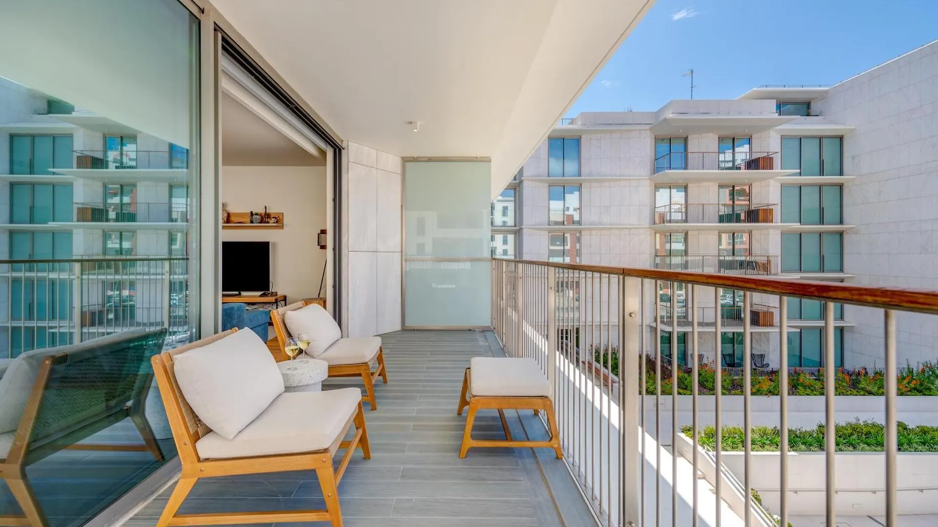 Bayline Condominium - Heated Indoor Swimming Pool - Spa - By Bedzy Armacao de Pera Portugal